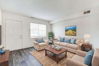 Lawndale Farms in Richmond, VA - Building Photo - Building Photo