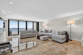 1500 S Ocean Blvd in Boca Raton, FL - Foto de edificio - Building Photo