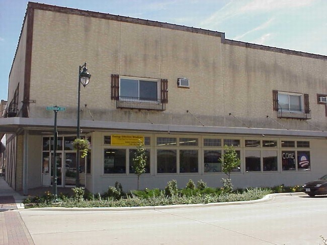 1 S Frederick Ave