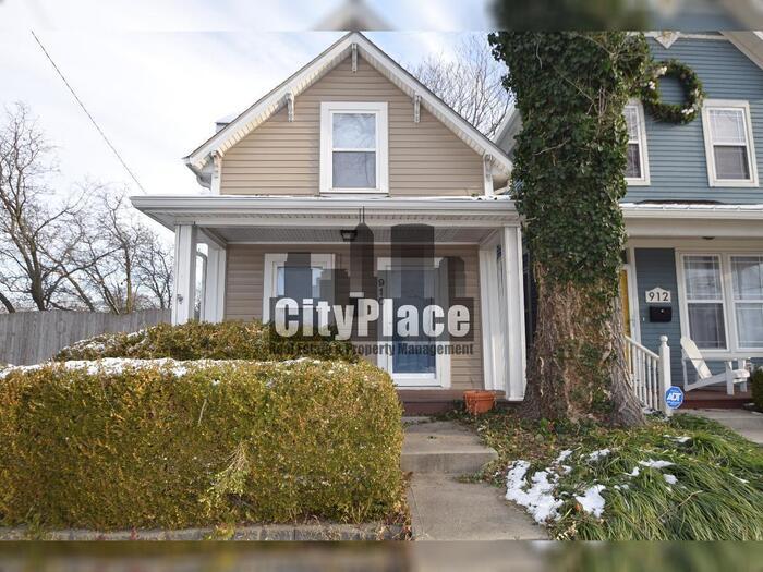 910 Lexington Ave in Indianapolis, IN - Building Photo