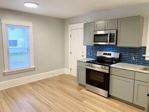 944 Elizabeth St, Unit 946 in Williamsport, PA - Foto de edificio - Building Photo