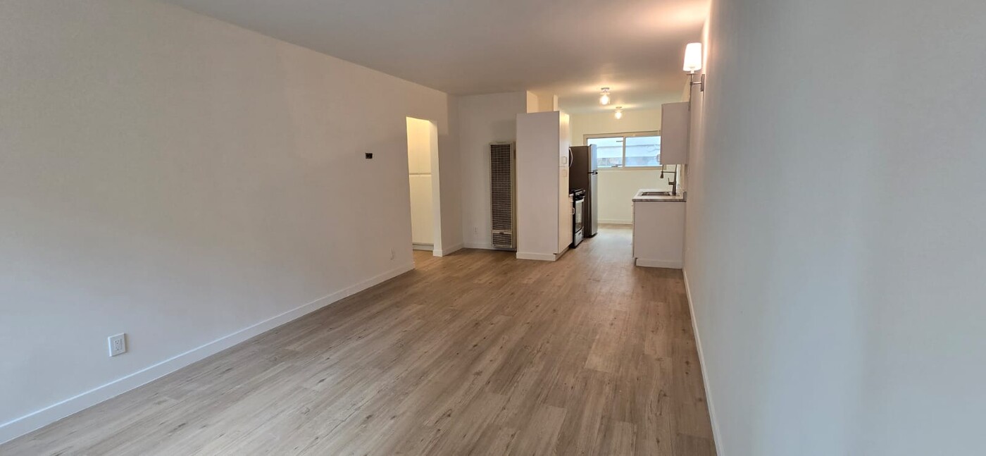 4311 Coldwater Canyon Ave, Unit 1 in Studio City, CA - Building Photo