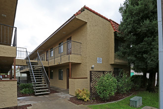 Ramirez Court Apartments in Marysville, CA - Building Photo - Building Photo