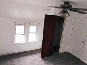 706 Webb St, Unit 2 in Jackson, MI - Building Photo - Building Photo