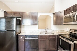 4245 Sasha Trail in St. Cloud, FL - Foto de edificio - Building Photo