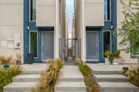 Blu in North Hollywood, CA - Foto de edificio - Building Photo