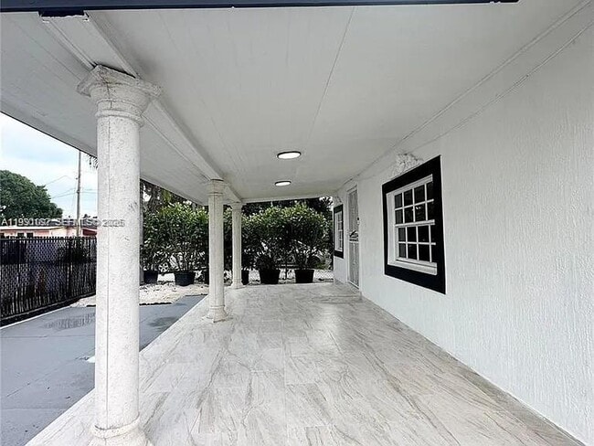248 SW 18th Ct in Miami, FL - Building Photo - Building Photo