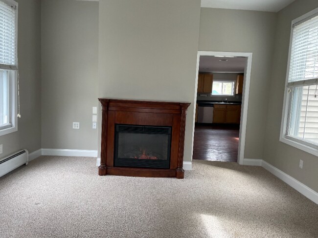 5 Gerry Ave in Newmarket, NH - Building Photo - Building Photo