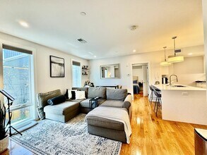 49 Rogers St in Boston, MA - Building Photo - Building Photo