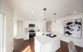 4279 Walton Ave in Los Angeles, CA - Building Photo - Building Photo