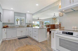 4780 Gulf of Mexico Dr in Longboat Key, FL - Building Photo - Building Photo