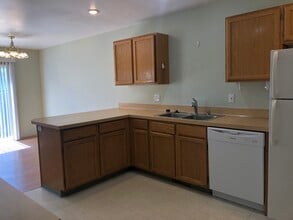 247 NW Clay Ct in Pullman, WA - Foto de edificio - Building Photo