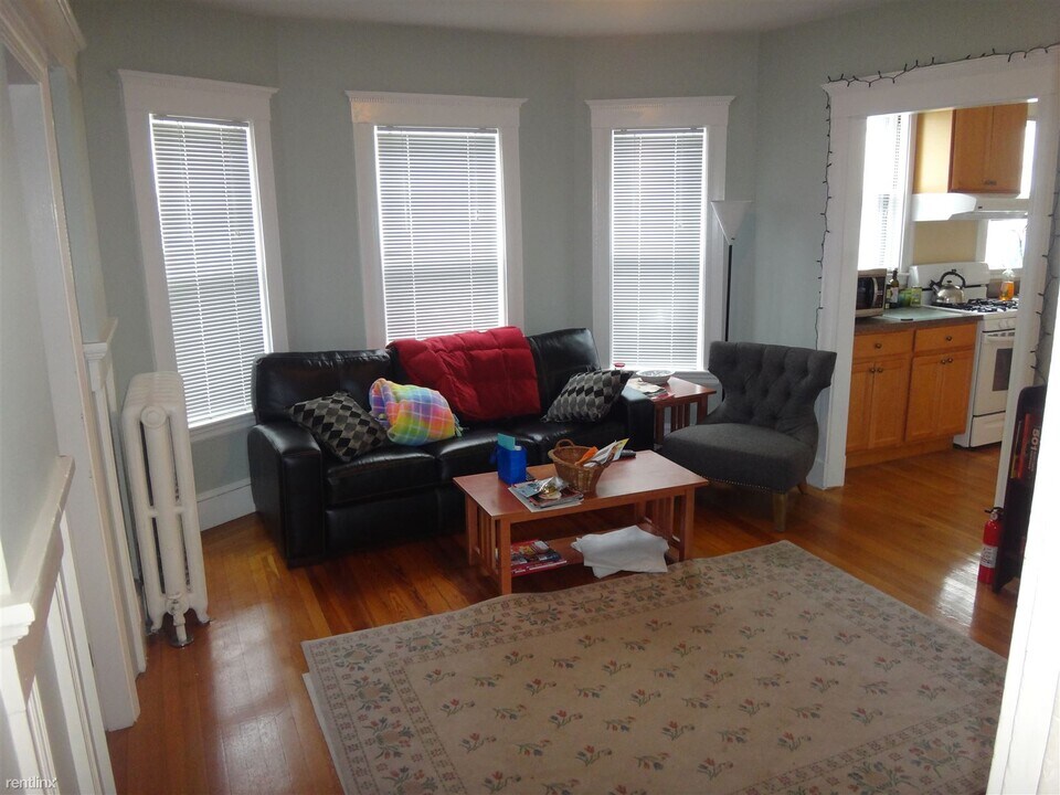 34 Leonard St-Unit -# 2 in Somerville, MA - Foto de edificio
