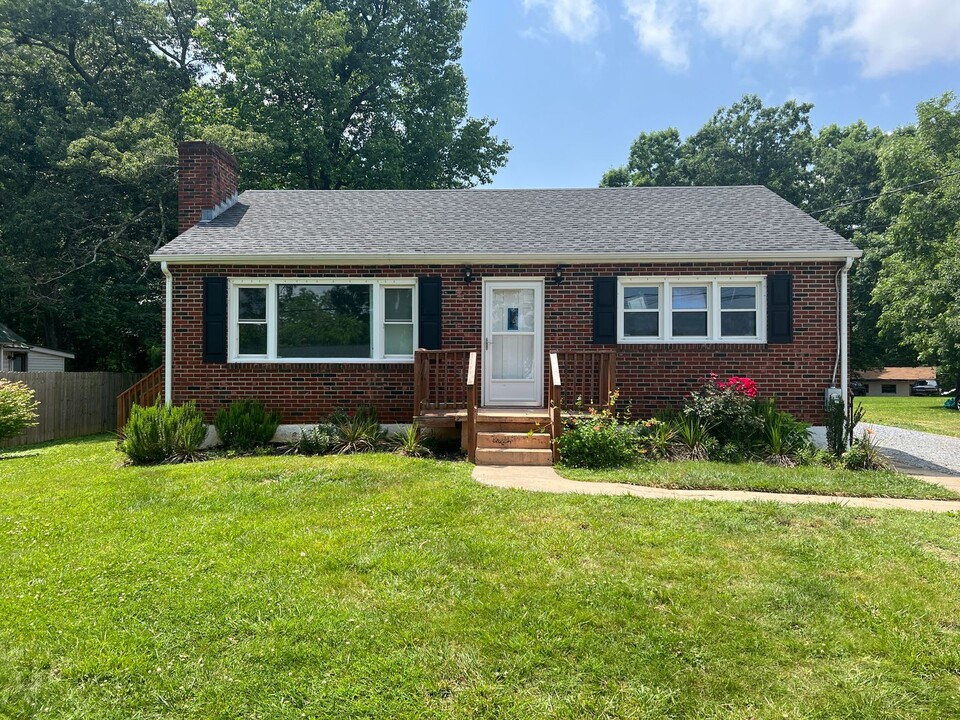 179 Winebarger Cir in Lynchburg, VA - Foto de edificio