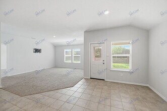 537 Bronze Cir W in Springtown, TX - Building Photo - Building Photo