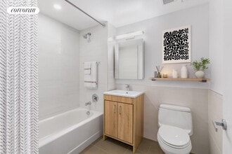 1516 Park Ave in New York, NY - Building Photo - Building Photo