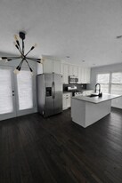 874 Rochelle Dr SW in Atlanta, GA - Building Photo