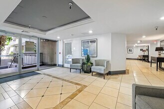 Tiffany Court in Los Angeles, CA - Foto de edificio - Building Photo