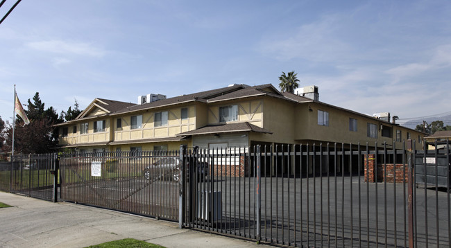 Golden Date Apartments in San Bernardino, CA - Building Photo - Building Photo