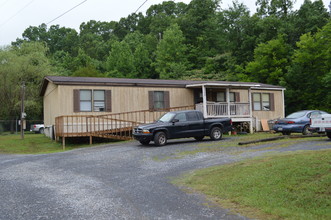 3950 S Dixie Rd in Dalton, GA - Building Photo - Building Photo