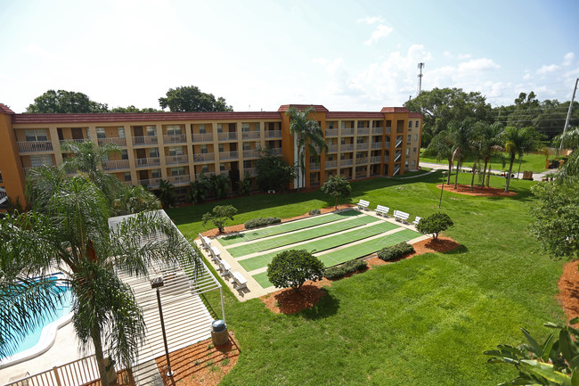 Griffin Park Apartments in Lakeland, FL - Building Photo - Building Photo