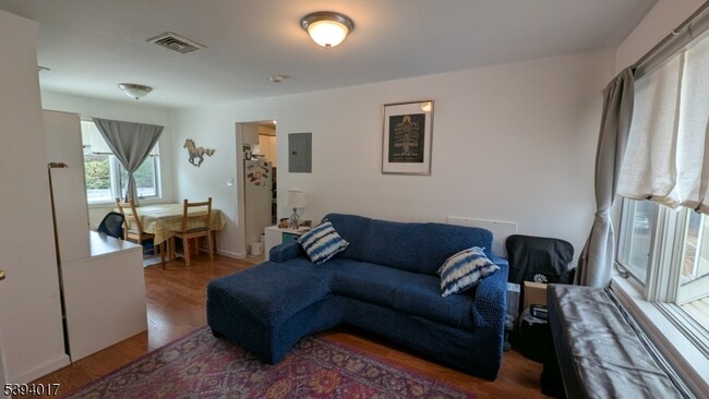 12 Main St in Millburn, NJ - Building Photo - Building Photo