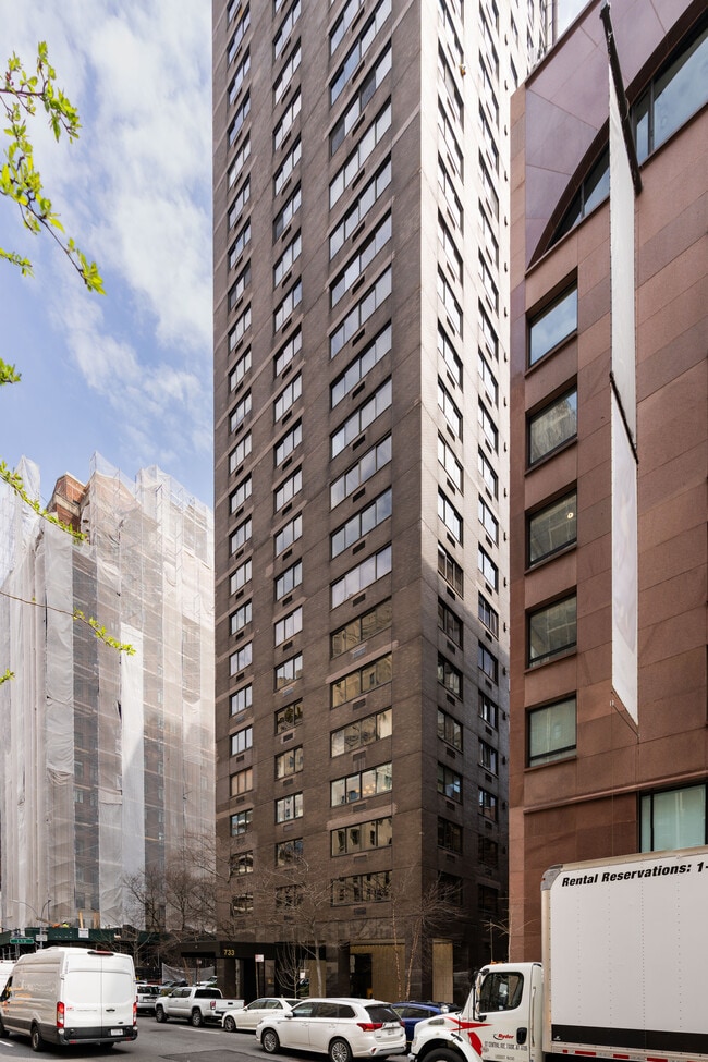 733 Park Ave