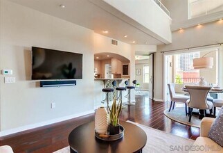 301 W G St, Unit 401 in San Diego, CA - Building Photo - Building Photo