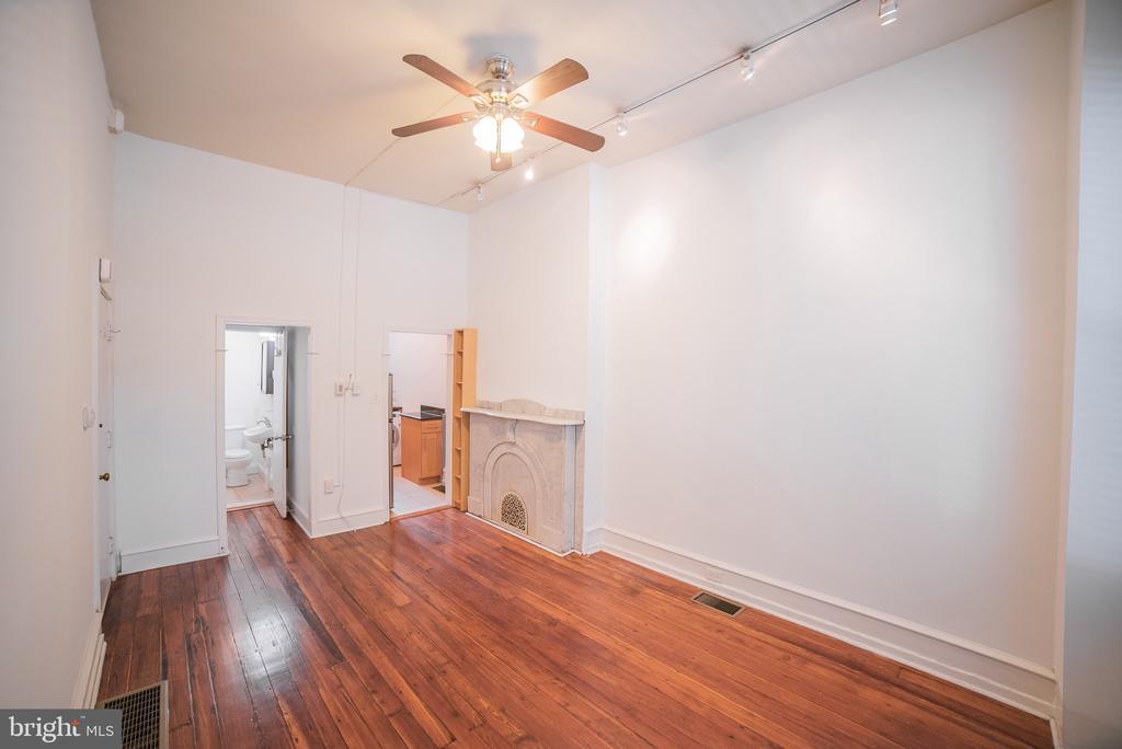 404 S 22nd St in Philadelphia, PA - Building Photo