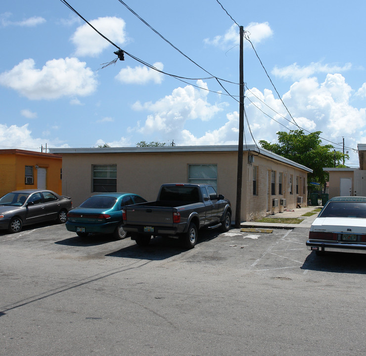 616 NW 14th Ave in Fort Lauderdale, FL - Building Photo