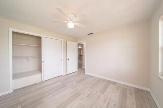 3707 SE 18th Ave in Cape Coral, FL - Foto de edificio - Building Photo
