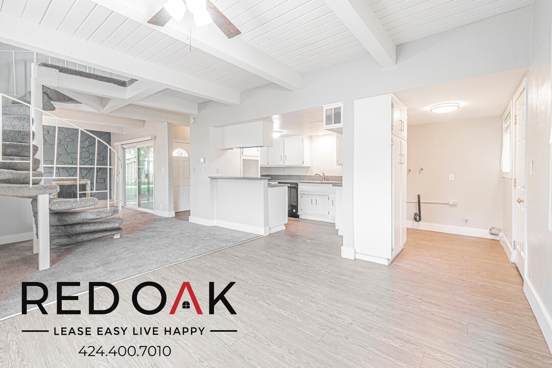 915 Paseo Grande in Corona, CA - Building Photo