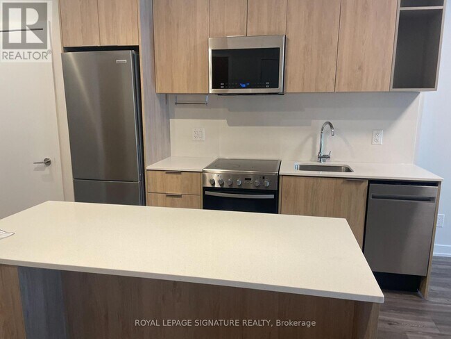 25 Nicholas Ave in Toronto, ON - Building Photo - Building Photo