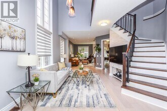 5670 Raleigh St in Mississauga, ON - Building Photo - Building Photo