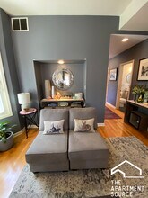 1707 W Melrose St, Unit 2 in Chicago, IL - Foto de edificio - Building Photo