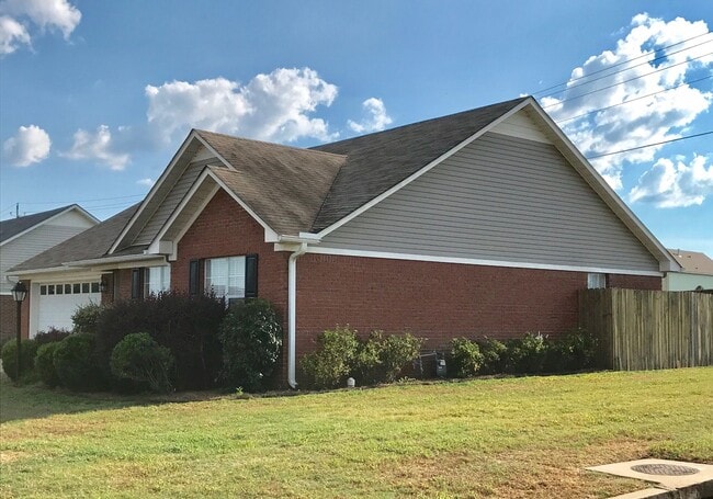 315 Eagle Pointe Dr in Oxford, MS - Foto de edificio - Building Photo
