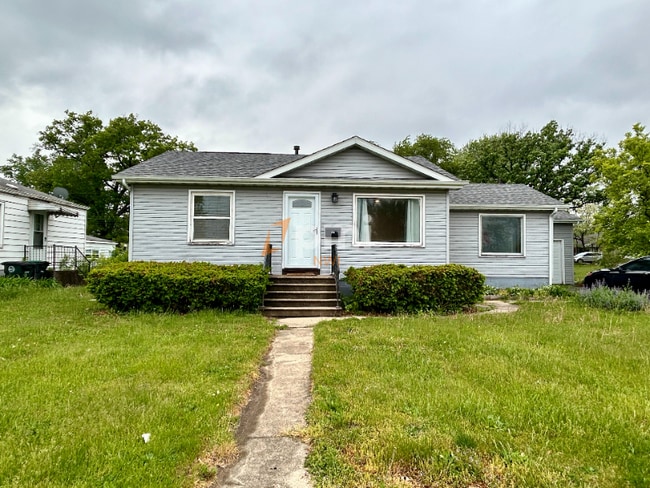 property at 336 N Wisconsin St