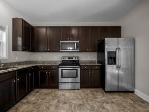 102 Tupelo Ct in Jacksonville, NC - Building Photo - Building Photo