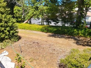 407 W River St in Cave Junction, OR - Building Photo - Building Photo