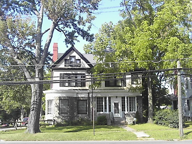 300 High St in Lockport, NY - Foto de edificio