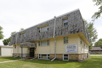 Gateway Manor & Northgate Apartments in Grand Forks, ND - Building Photo - Building Photo