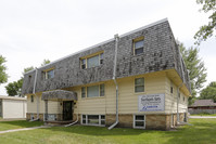 Gateway Manor & Northgate Apartments in Grand Forks, ND - Foto de edificio - Building Photo