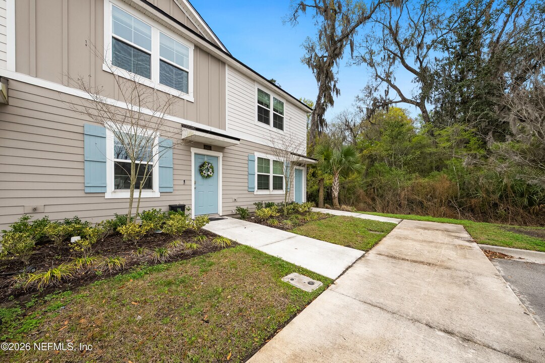 8415 Zenith Cir in Jacksonville, FL - Building Photo