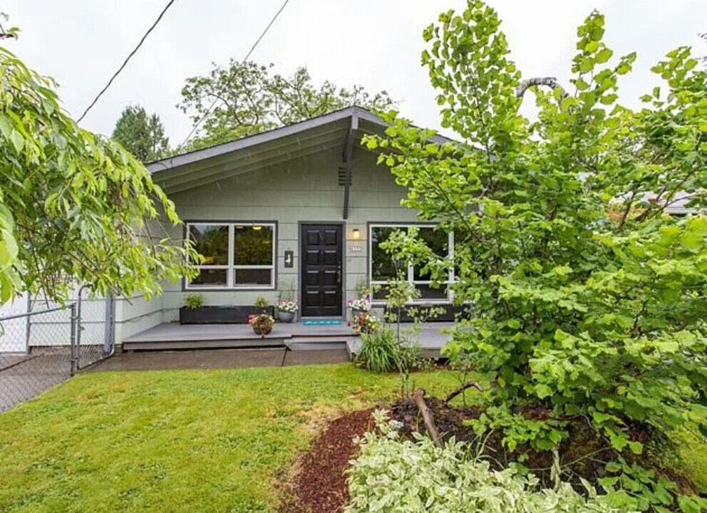 6353 N Gay Ave in Portland, OR - Building Photo