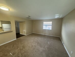 5223 Peach Ave in Seffner, FL - Building Photo - Building Photo