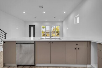 15000 S Richmond Ave in Houston, TX - Building Photo - Building Photo