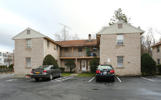 Hamilton Garden Apartments in Poughkeepsie, NY - Building Photo - Building Photo