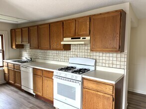 1310 Stanley St, Unit 3 rd floor in New Britain, CT - Building Photo - Building Photo