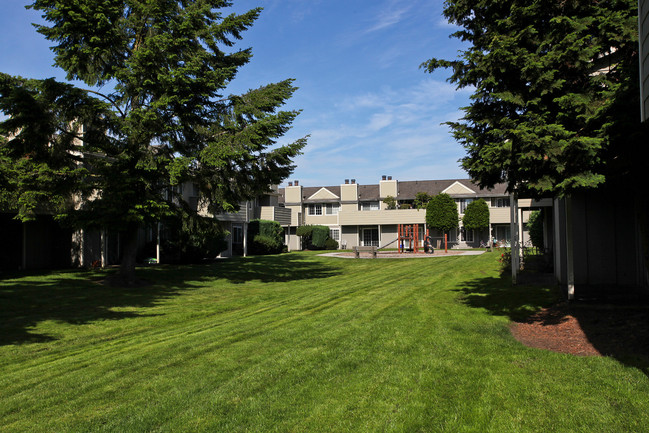 Country Gables Apartments in Puyallup, WA - Foto de edificio - Building Photo