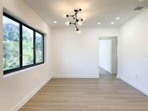 1040 NE 142nd St in North Miami, FL - Building Photo - Building Photo
